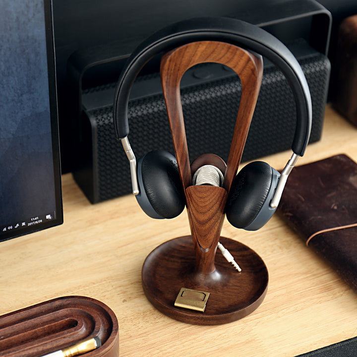 Minimalist Wooden Cable Winder and Earphone Storage Rack - ChunkCase